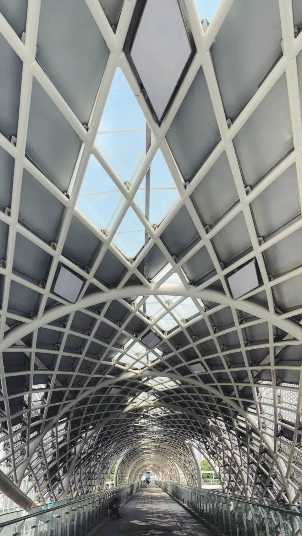 龙岗中心城是远郊吗,live龙岗中心城