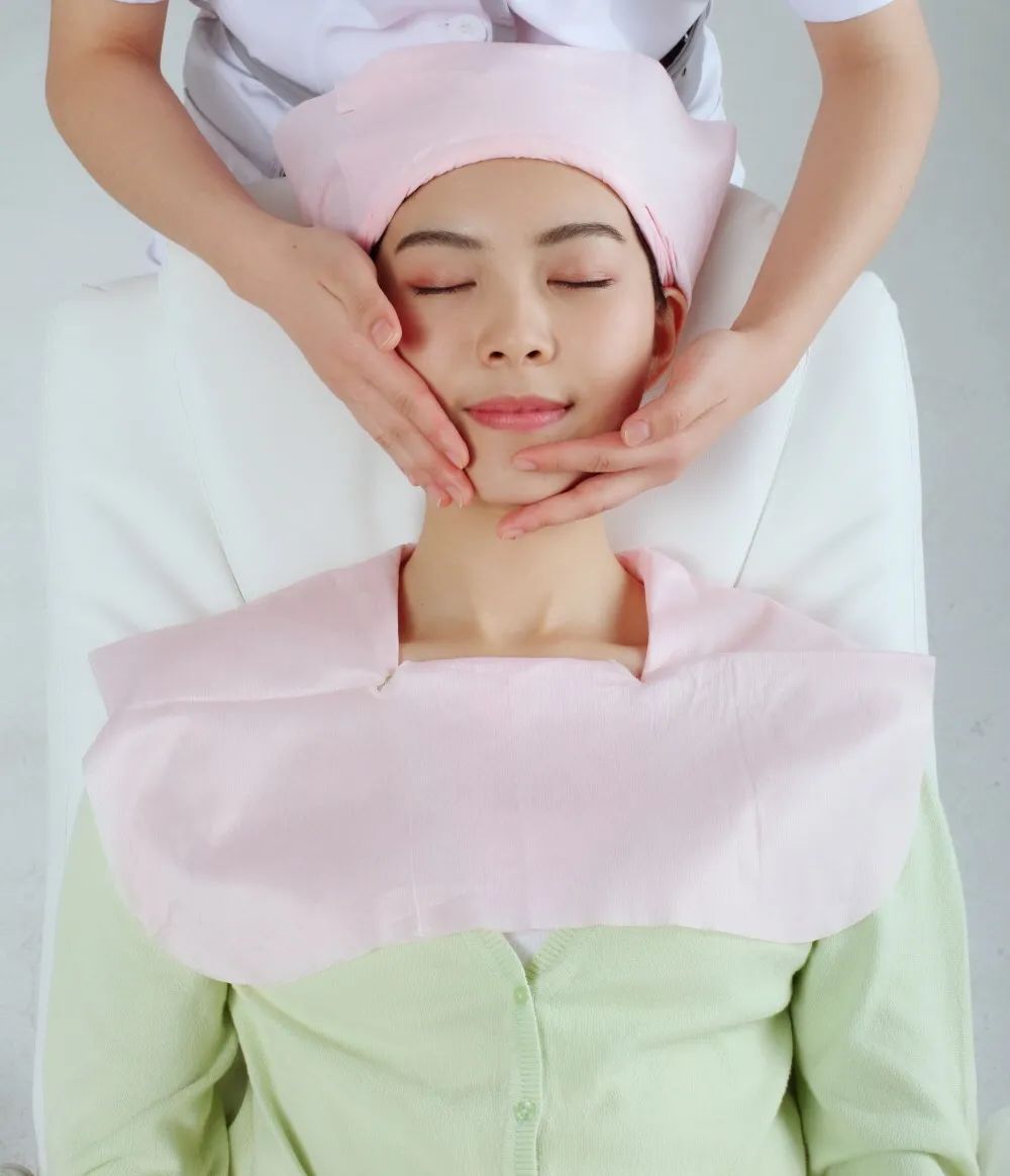 【全国4000店通用｜樊文花丨38元享门市价388元套餐，AI专业肌肤检测+面部深度清洁+面部拨筋+基础补水。卢氏有店