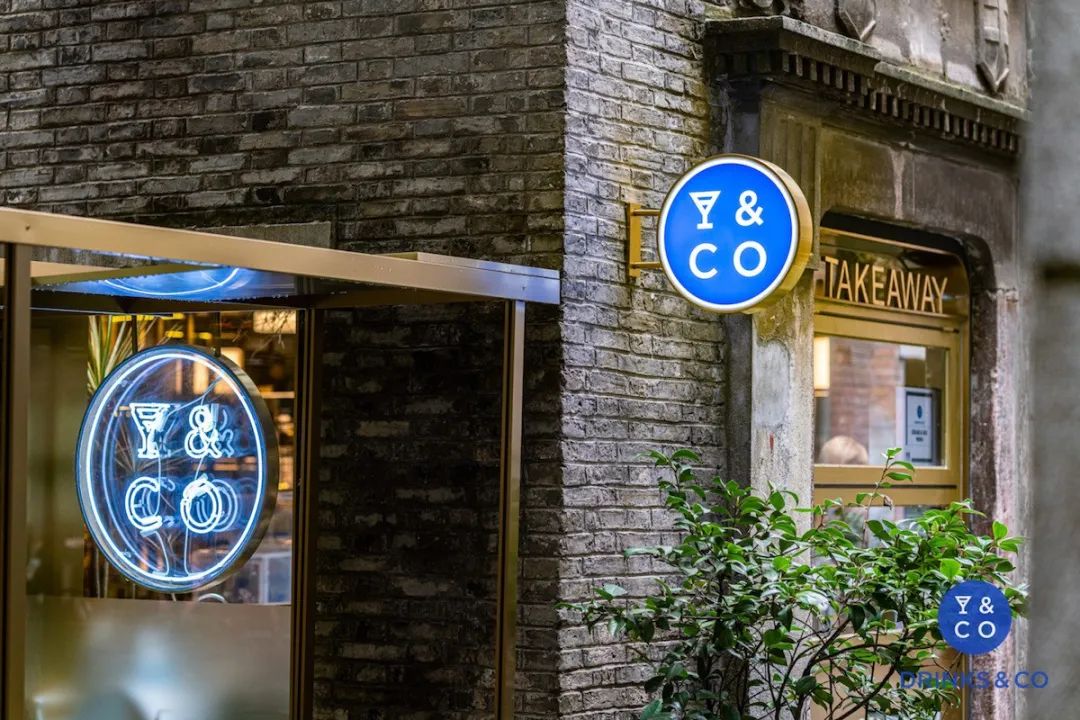 所有的酒都接受“外带”|这里是可以逛的酒吧，也是可以玩的零售店