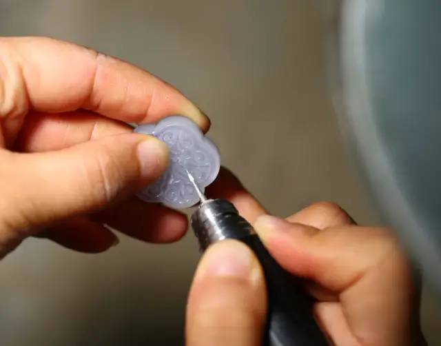 新疆和田为什么买不到真东西,在新疆能买到正宗和田玉吗