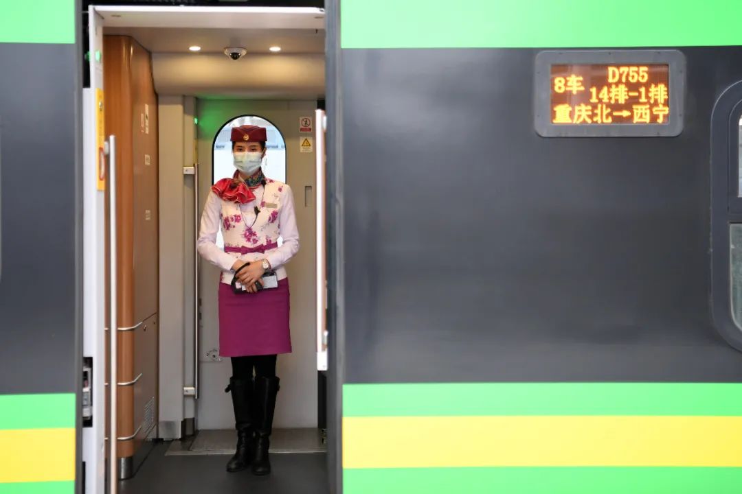 成都到西宁绿巨人,成都到西宁绿巨人动车