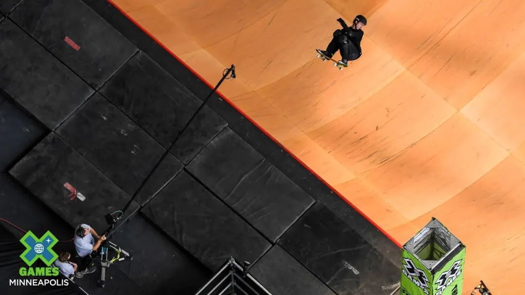 命硬可以不弯腰，但玩碗池得会正确「下跪」