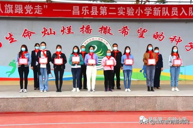 高举团旗跟党走黑板报,高举团旗跟党走主题板报