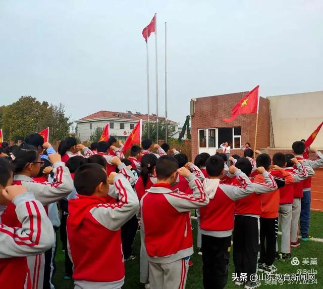 高举团旗跟党走黑板报,高举团旗跟党走主题板报