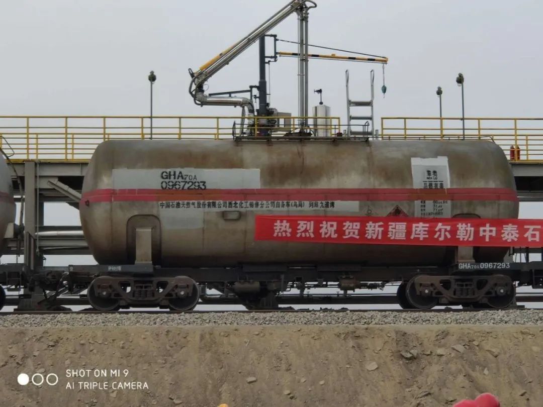 鍥涚榻愪笅,鍥涚榻愪笅浜烘墠寮曡繘