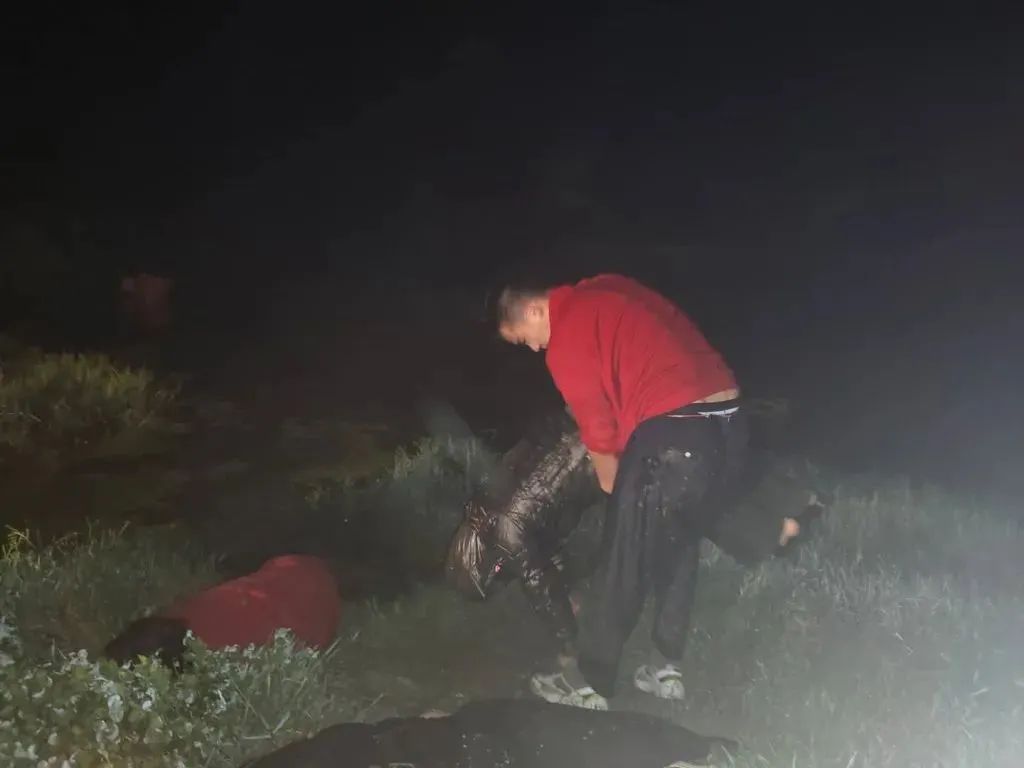 帅勇回老家,帅小伙半路上救了姑娘