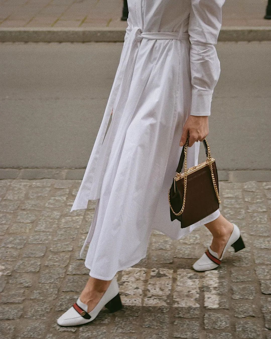 买了很多鞋子,买了那么多鞋子穿不过来