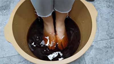 秋冬泡脚有多重要,秋冬季节最适合什么泡脚