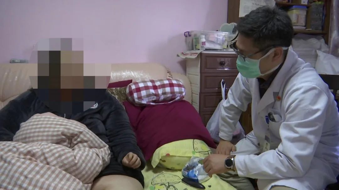 再帮帮她吧！无锡300多斤胖女孩求助后续：一定要先减重