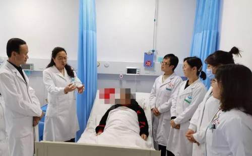 “我也终于能做个健康的人...”星元医院“同台双术”，救治30年病史患者