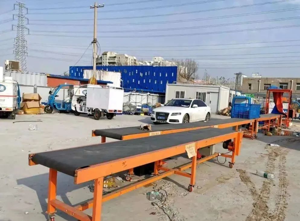 快递大面积停摆官方回应,北京中通多个快递点快件积压