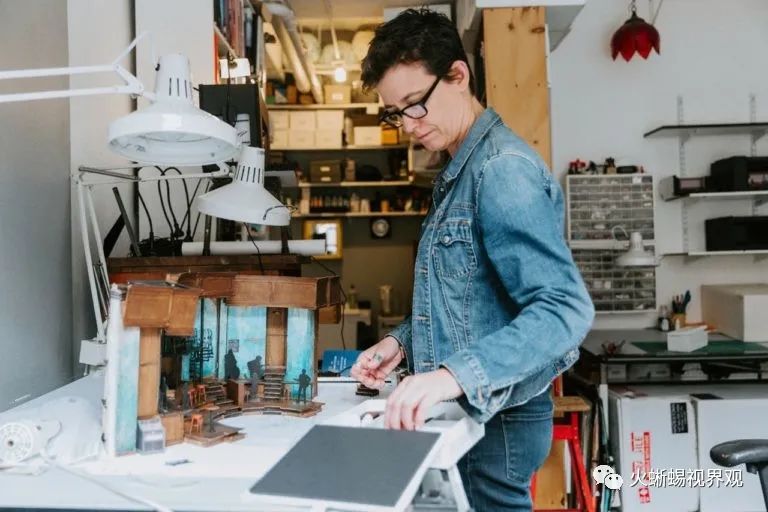 百老汇剧院舞台布景,唯一一个中国设计师