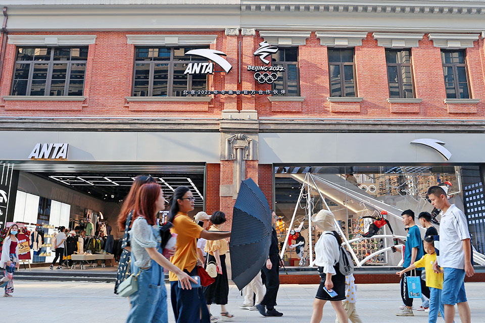 中国服装品牌火到海外,全球服装行业形势