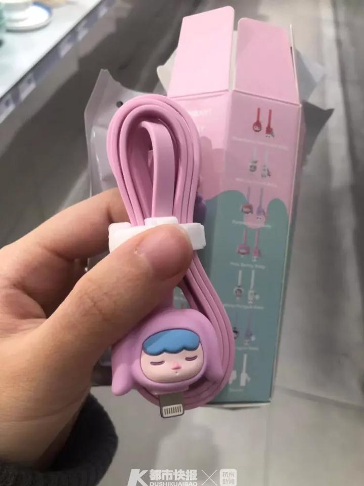 标价59元成本17元,半年卖出8个亿!年轻人买上瘾的这种娃娃,本周五要上市了