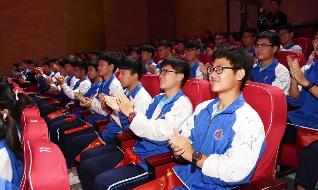 沁阳一中入围全国文明校园,沁阳一中荣获全国文明学校直播