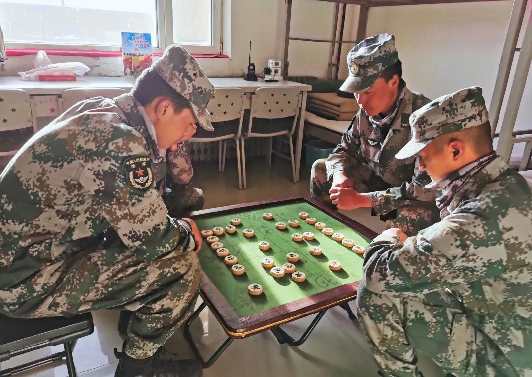 兵哥哥骑马帅气,兵哥哥骑马最有霸气