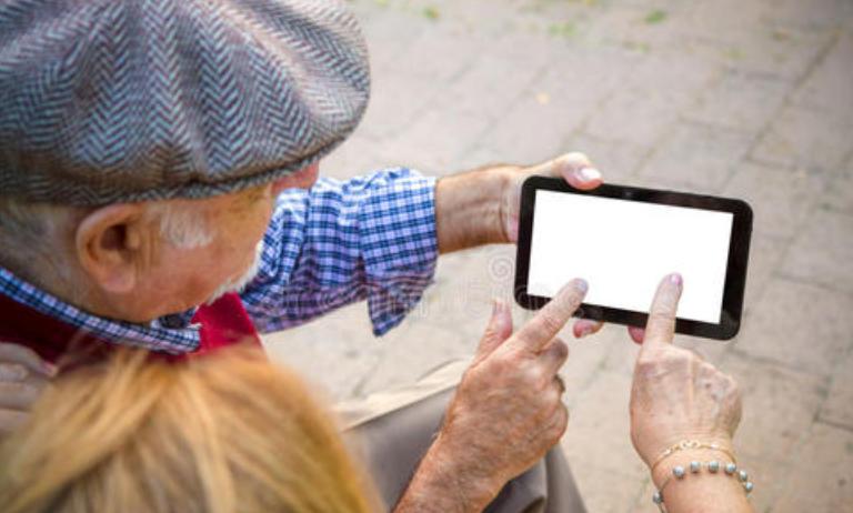 从家里的老人网上购买牛奶谈起：他们是被互联网排除在外的人