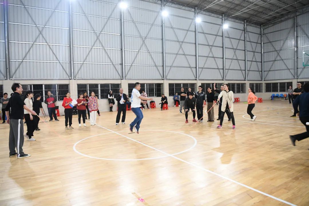 灵山县检察院开展趣味工会活动