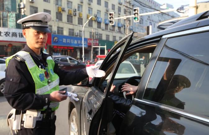 警察节致敬交警,交警开展人民警察节宣传