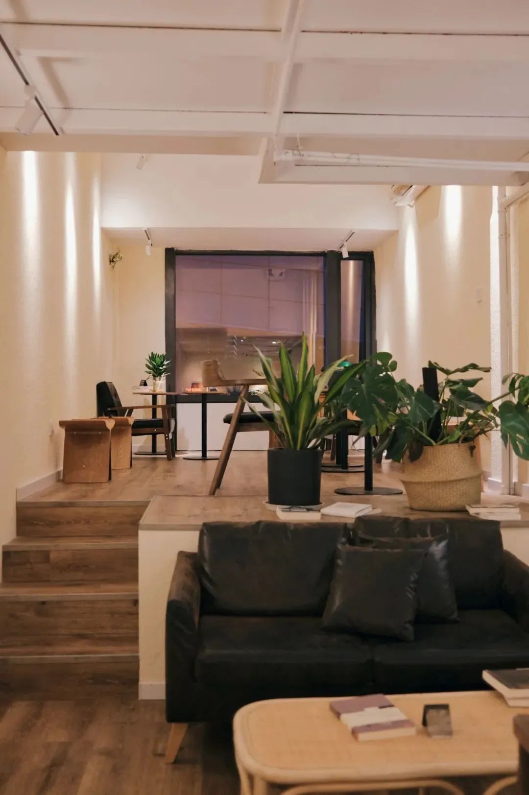 一杯coffee加“滨”，谢谢！