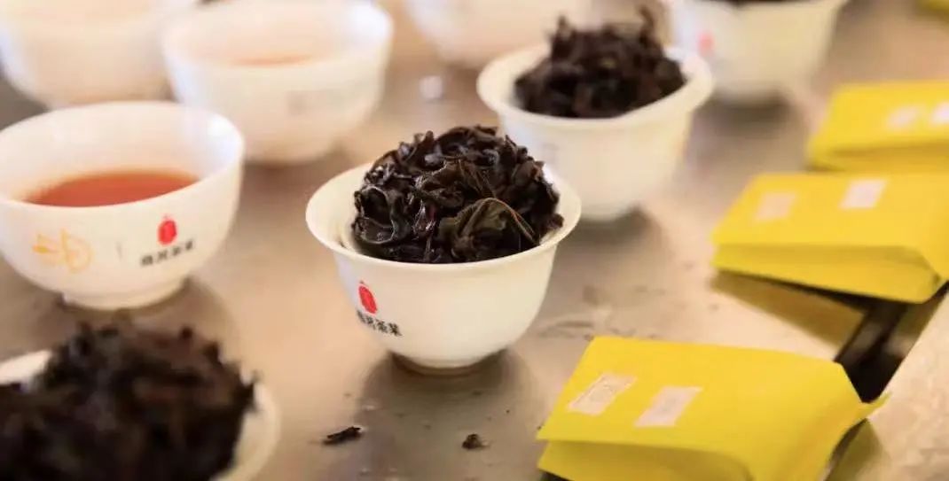 所有人新年快乐万事顺遂平安喜乐,所有人新年快乐万事顺遂财源滚滚