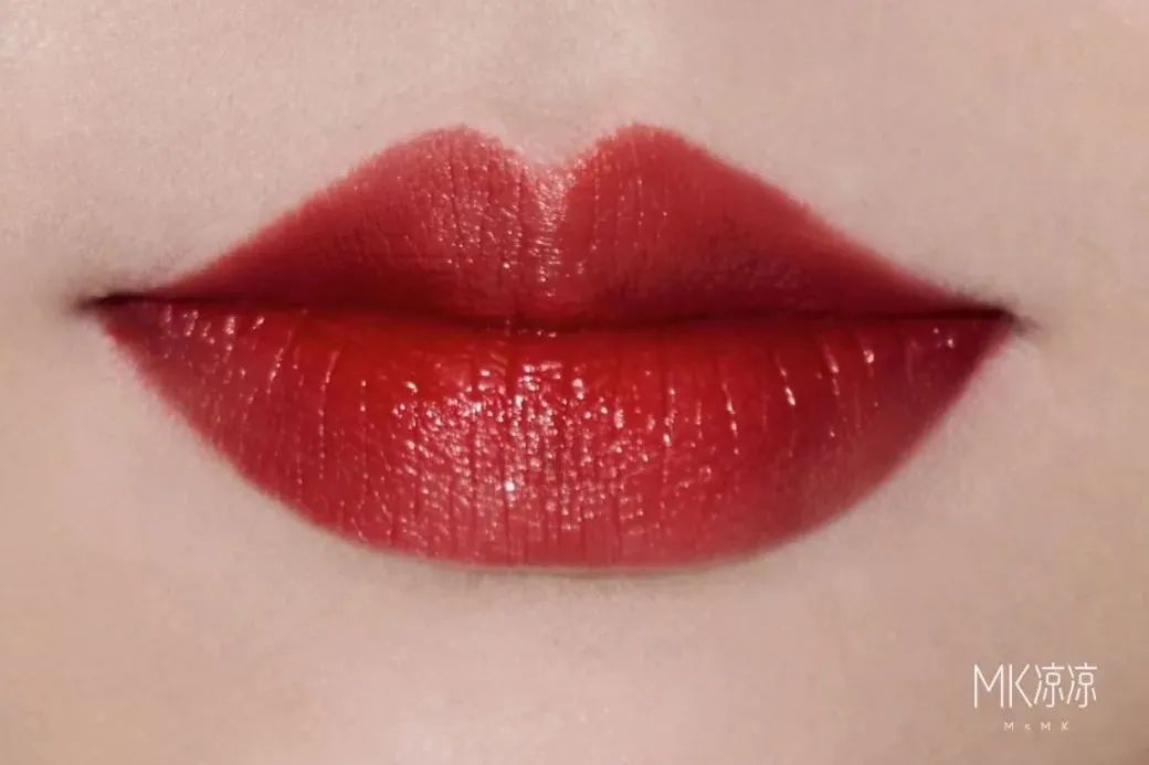 年度最上头的口红只要100多块,最正的正红色口红