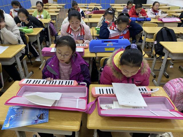 烟台港城中学：社团汇报精彩纷呈，校园生活绚丽多姿