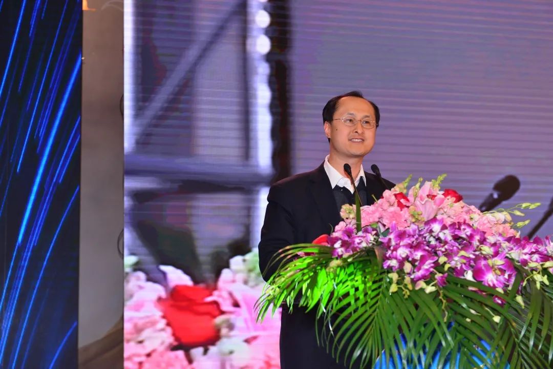 榜样8有哪些人,榜样八位优秀人物