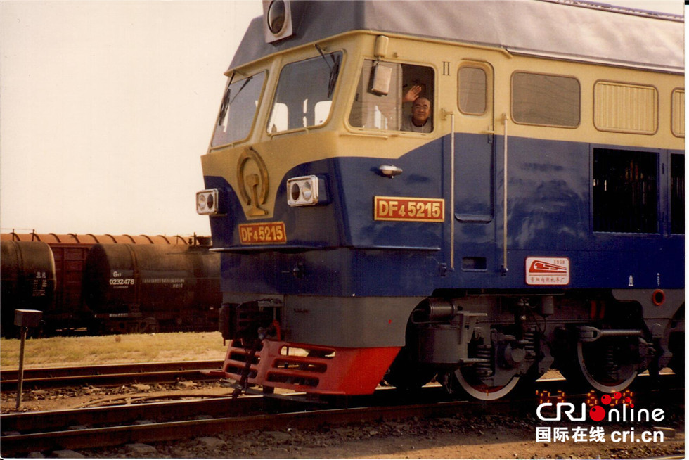 感受中国速度复兴号,新春走基层火车