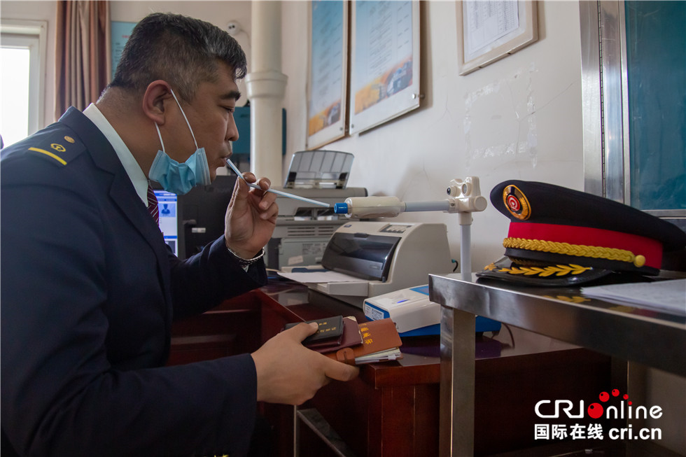 感受中国速度复兴号,新春走基层火车