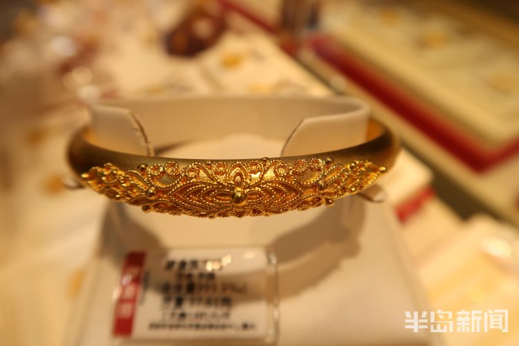 从爱花钱到不爱花钱,黄金珠宝市场洞察