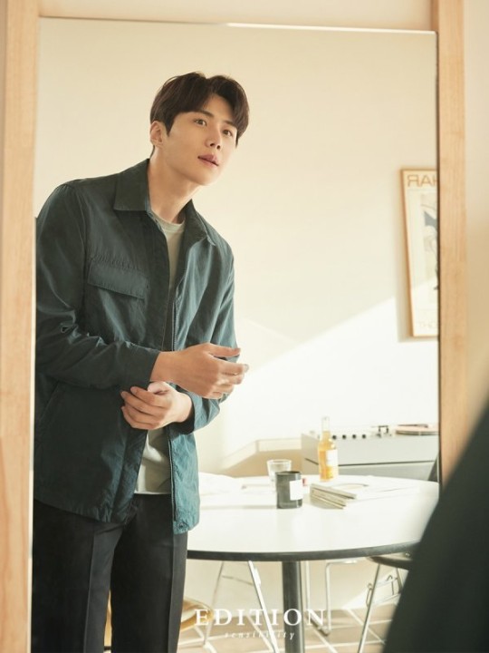 韩国男明星金宣虎穿搭,韩国男明星金宣虎红毯