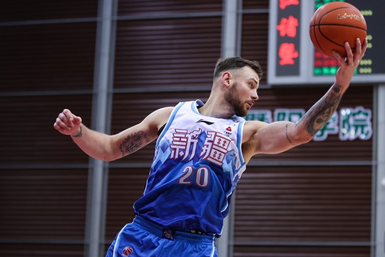 疆辽大战周琦李晓旭,新疆男篮对莫泰尤纳斯