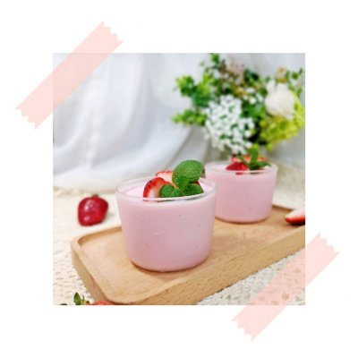 春日甜品制作教程草莓蛋奶布丁,自制软嫩q弹的草莓布丁