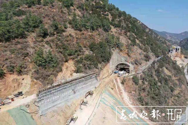 距离开通又近一步！云南楚大路复线突破“卡脖子”工程，施工全面提速