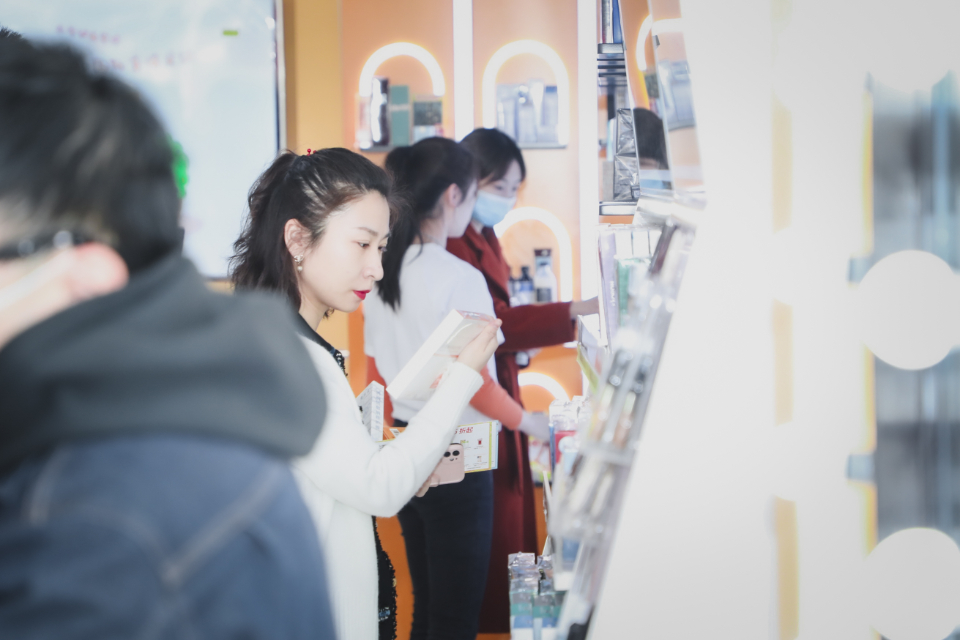 打造国内松本清，百洋新零售品牌萌驼慧选2.0旗舰店落户青岛