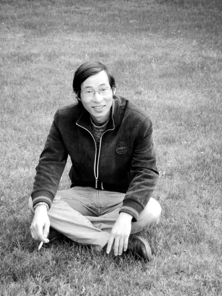 你不知道他为什么会在朋友圈里刷屏，也许该知道一下他写的诗