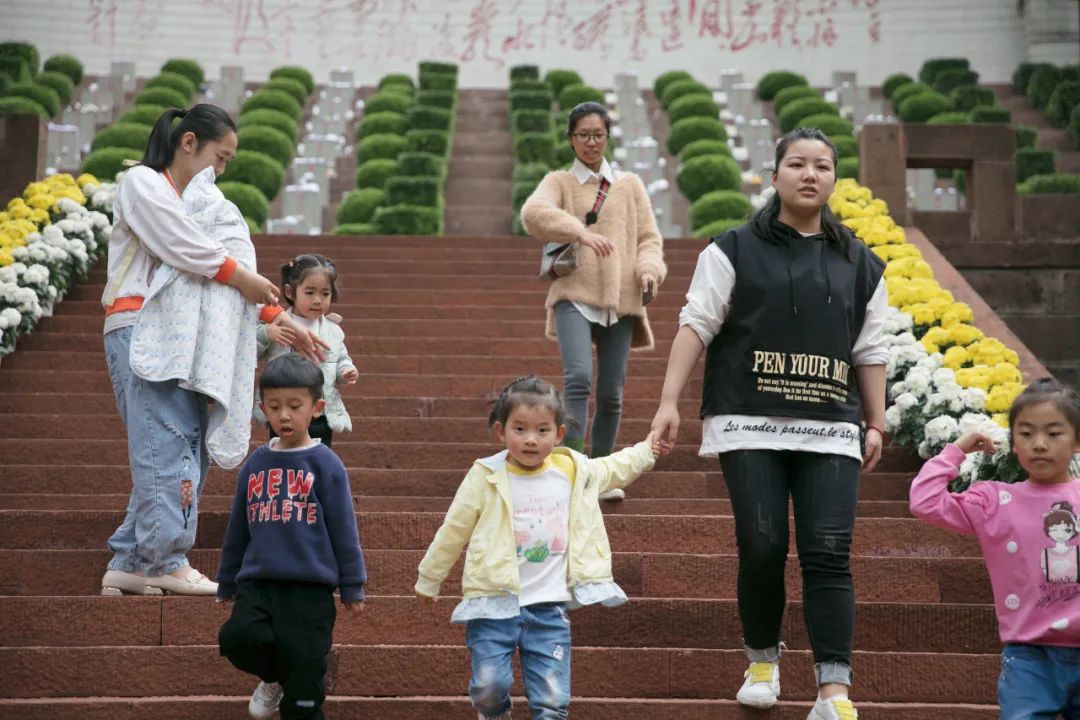 酒的个人名片图片,茅台镇酒老板名单
