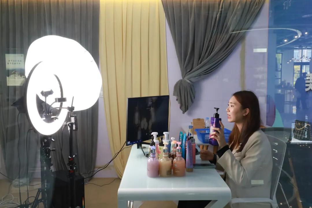 免税店里的跨境购,跨境购商品发货