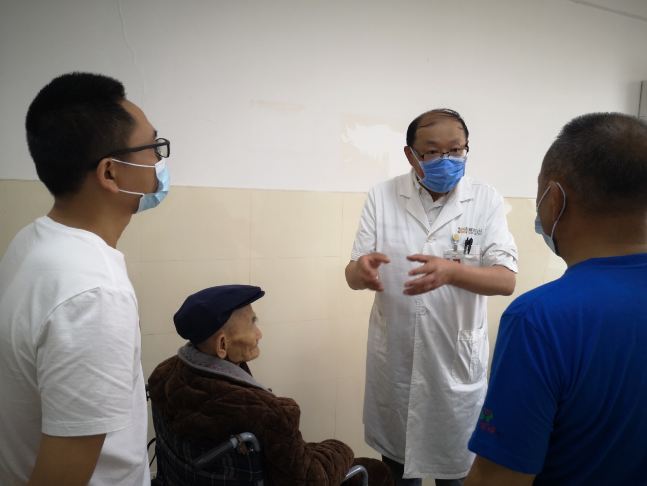 湖口县中医医院：红色公益行，回报桑梓情