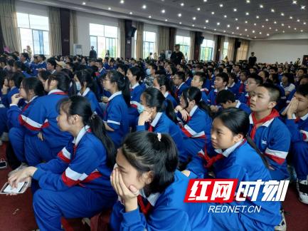 百年伟业红心向*党**长沙这所中学颂歌致敬*党**的百年华诞