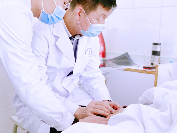 珍膝爱膝呵护负重前行的你淄博高新（田氏）骨伤医院“全国保膝日”大型义诊等你来