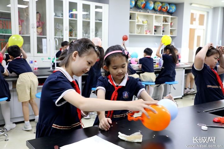 “政府带娃”叫好又叫座“邯郸模式”破解“3点半难题”