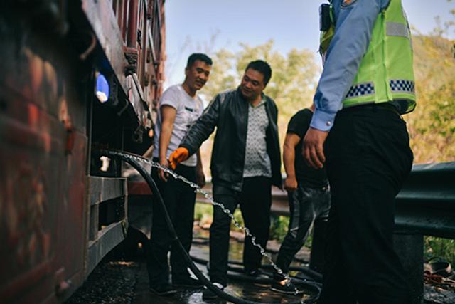 高速交警辅警的一天,高速交警上班的一天