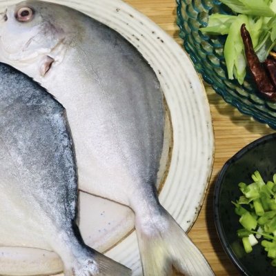 臭小苏说,想吃“红烧鲳鱼”啦