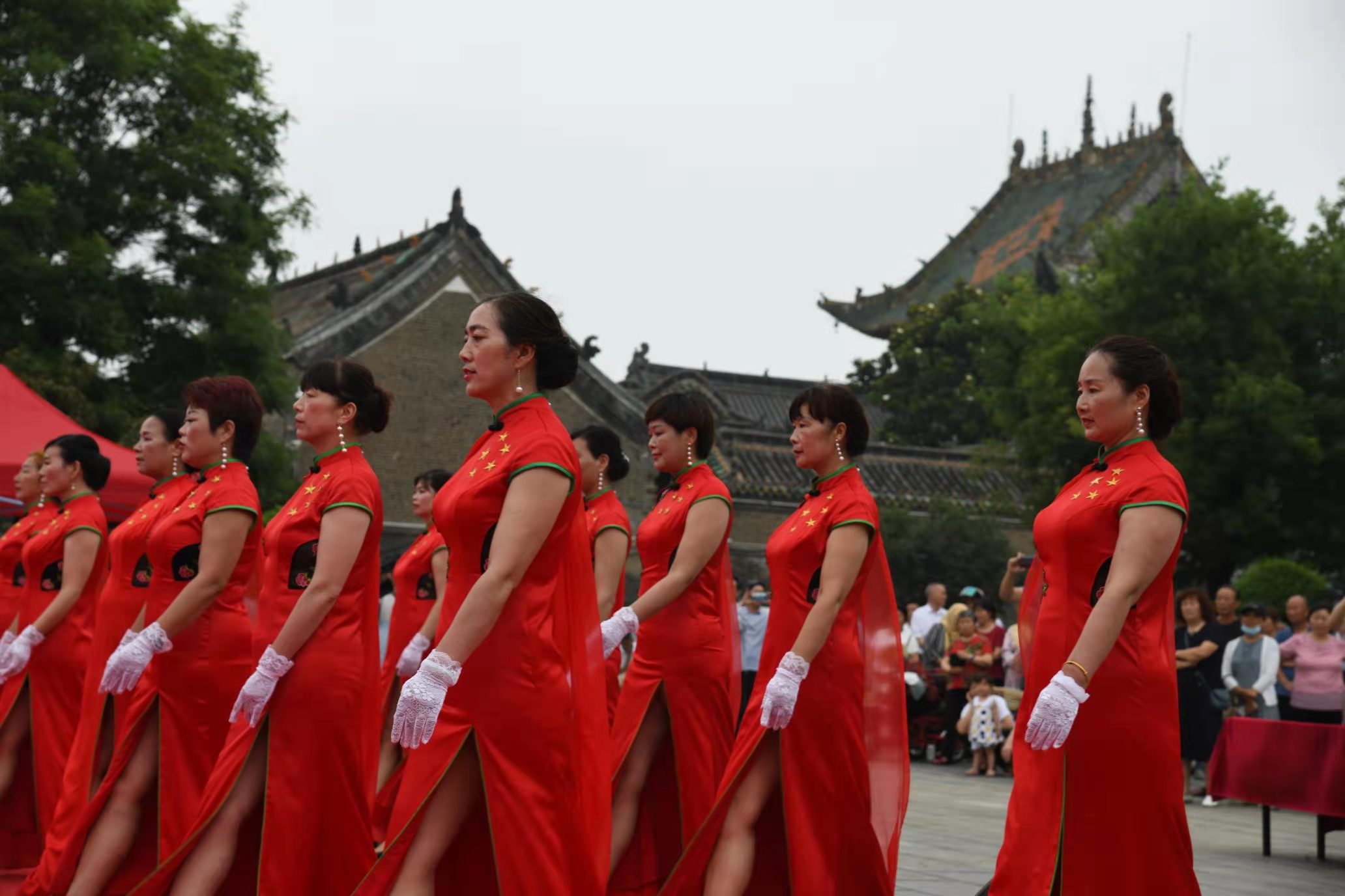 社旗庆祝建党100周年合唱,各族人民载歌载舞庆祝党的生日
