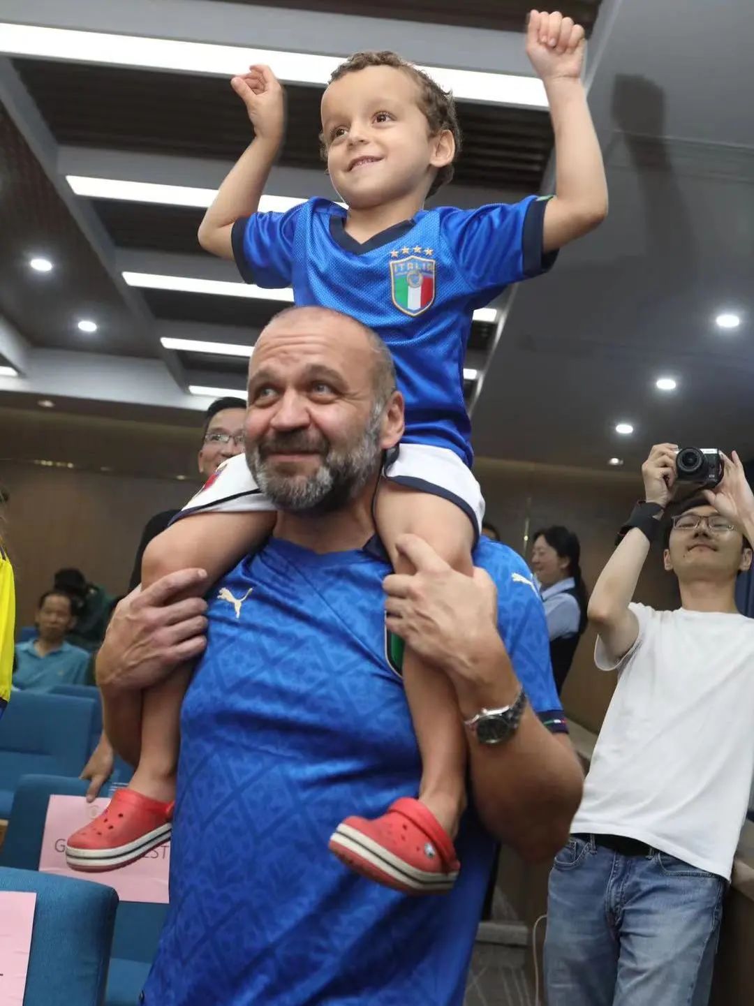 “五星·西郊国际金融产业园”欧锦赛之夜线下观赛活动举行