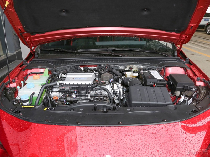 新款起亚嘉华实车曝光,2022丰田皇冠陆放豪华版图片