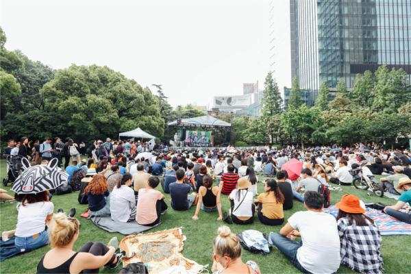 浪漫潮范,大草坪成了杭城文化活动的人气担当