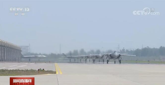 15架歼20起飞前在地面静态展示,15架歼20意味着多大战斗力